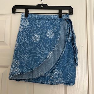 Free People wrap denim mini w/ tropical print - S